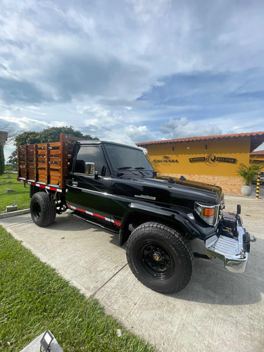 Toyota Land Cruiser 1985 4.0 Fj73