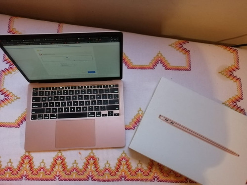 Macbook Air 13 - Quad-core I5 - 256gb Ssd Gold 