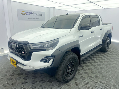   Toyota   Hilux  2.8