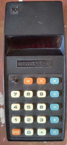 Antigua Calculadora Commodore 796m