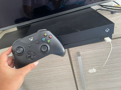 Xbox One X 1 Tb Standar Negra 