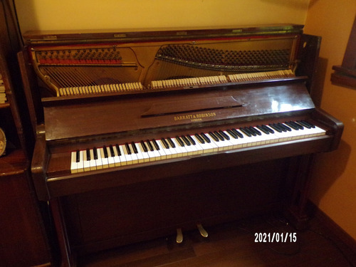 Piano Vertical  Barrath & Robinson