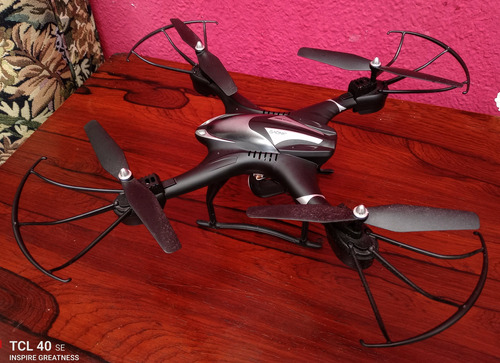 Drone Gadnic Tecnología Buzzard T30 Con Cámara Hd -c Bateria
