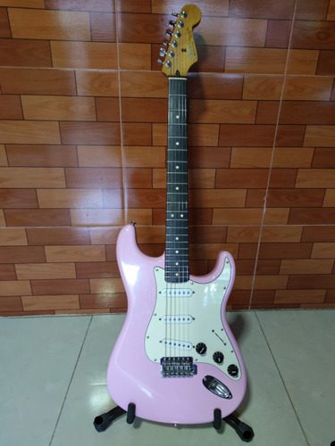 Guitarra Eléctrica Fender Stratocaster Standard Pink 