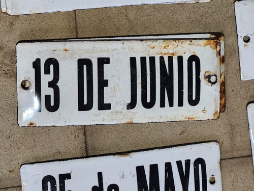 Cartel Antiguo Enlozado De Calle 13 De Junio