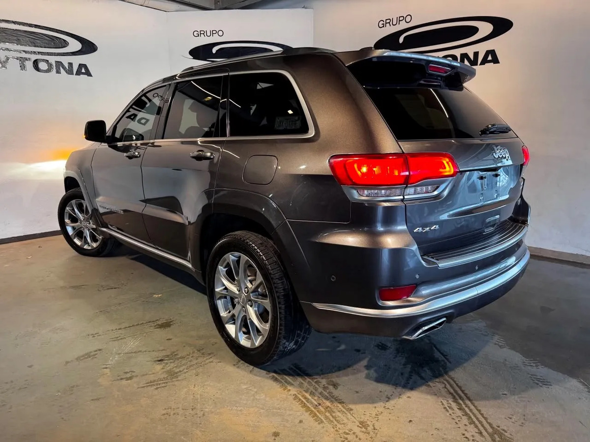 Jeep Grand Cherokee 2019 Gallery 24