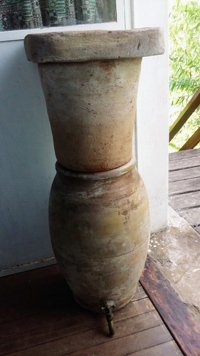 Filtro De Agua Antiguo De Barro Con Canilla Bronce Reliquia