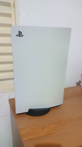  Combo Sony Playstation 5 825gb Standard Branco + 2 Controles Original + Fone Pulse 3d  Acompanha Dois Cases Para Os Controles