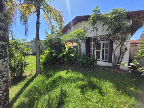 Casa 2 Dormitórios Lado Praia À 200 Metros Do Mar, No Melhor Pedaço Do Balneário Gaivota, Itanhaém.