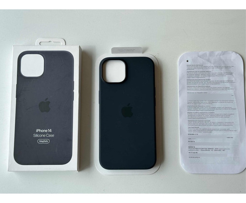 Funda iPhone 14 Original Solicone Case Magsafe - Negra
