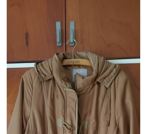 Campera Largo: 76 Cm; Con Capucha Abrigada, Marca Maxg, Muy