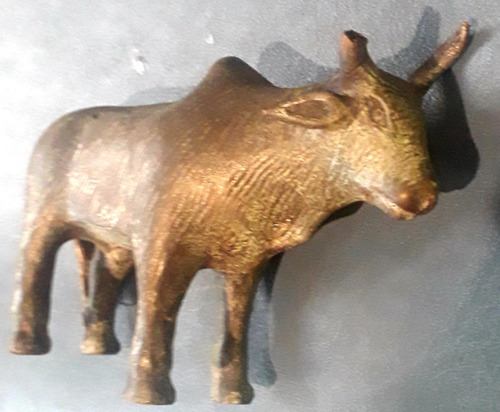 Escultura Bronce Hueco Cebú Toro 15 Cm Aprox. Cuerno Roto