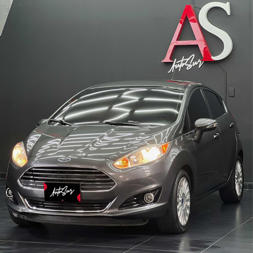 Ford Fiesta Hatchback Titanium 2015 1.6 At