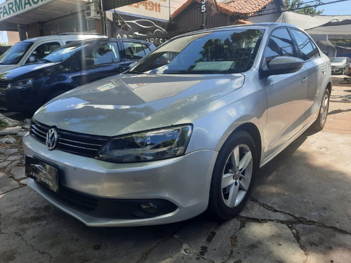 Volkswagen Vento 2.5 Luxury Mt 2012 Financio Permuto