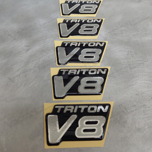 Emblemas Camion Ford Triton V8 El Par Foto 3