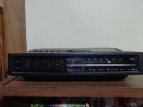 Rádio Relógio Toshiba Rc-1061 Am/fm - Alarme - Funcionando