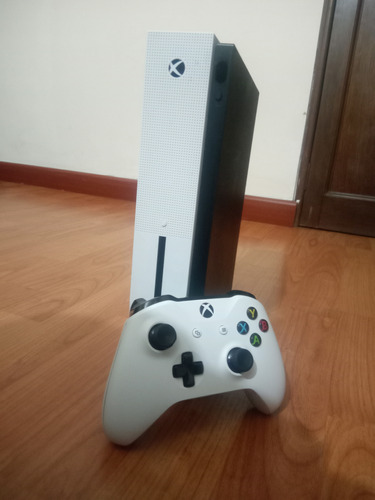 Xbox One S 1tb (3 Juegos Precio Negociable)