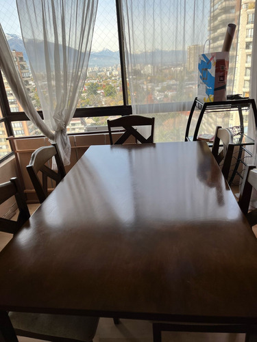 Se Vende Comedor De 6 Sillas. Requieren Ajustes.