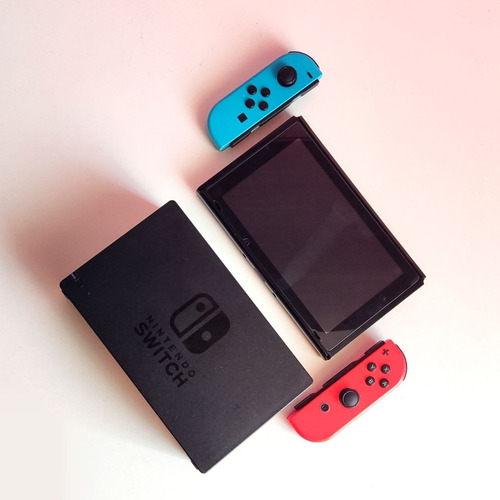 Nintendo Switch Neon V2, Con Accesorios + 13 Juegos