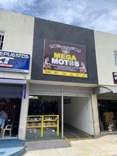 Gran Almacén De Repuestos Para Moto En Pleno Centro De La Capital (incluye Lavadero, Taller Mecánico, Cafetería)