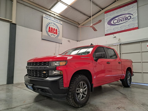 Chevrolet Silverado Crew Cab 4x4 2020 Roja 