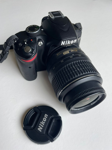  Nikon (417 Disparos, Como Nueva) Kit D3200 + Lente 18-55mm.