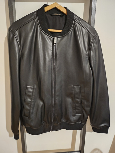 Campera Zara De Hombre Negra Bomber Cuero Ecológico M