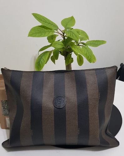 Cartera Sobre Marca Fendi Color Marrón Y Negro