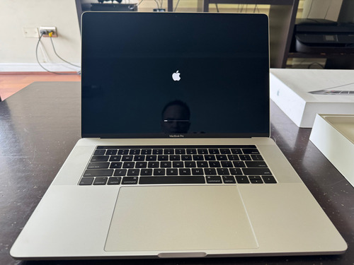 Macbook Pro (15 , Mid2019, 512gb, 16gb) Como Nuevo 