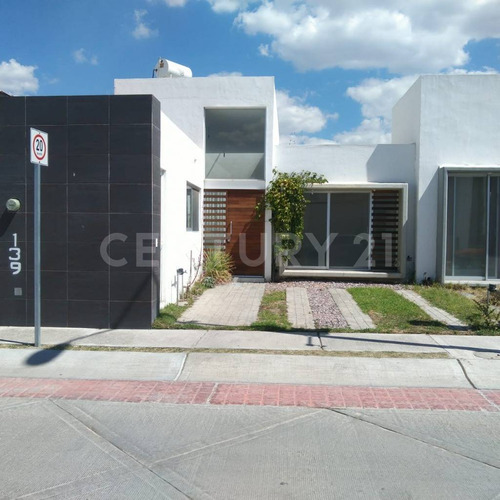 Casa En Renta En Coto Marcellana, Jesús María, Aguascalientes