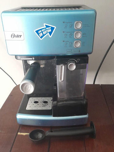 Cafetera Espresso Oster Em6603cc 15 Bares Color Azul