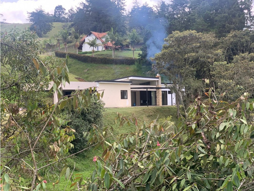 Hermosa Finca Sajonia A Solo 800 Metros De La Variante Del Aeropuerto