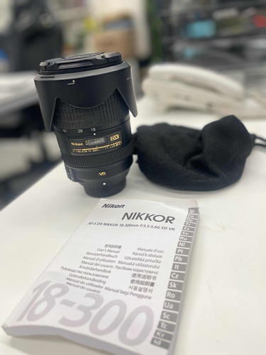 Lente Nikon 18-300mm Af-s Nikkor F/3.5-5.6g Ed Vr Excelente
