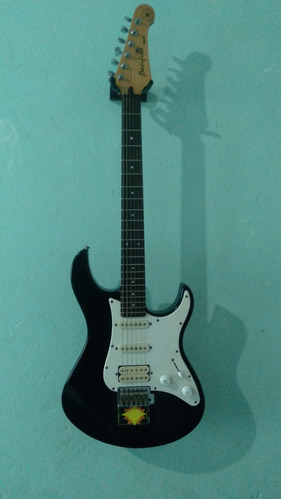 Guitarra Yamaha Pacifica 112j Negra Como Nueva