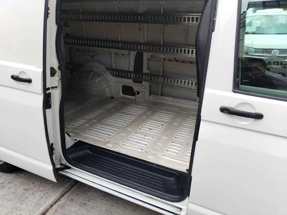 Volkswagen Transporter 2021 - Imagen 11