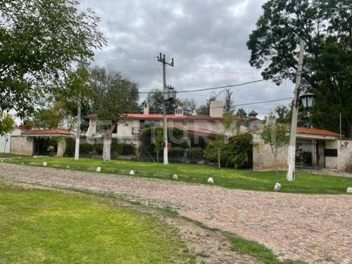 Residencia En Venta En Los Vergeles, Aguascalientes