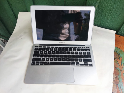 Macbook Air 11-inch, 2012 I5 1.7ghz 4gb Hd Graphics 4000