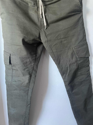 Airborn Pantalón Cargo Verde Talle M (32-34)