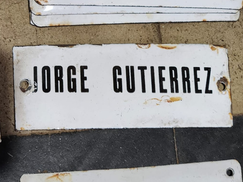 Cartel Antiguo Enlozado De Calle Jorge Gutierrez