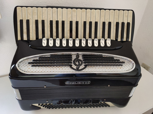 Acordeon Giulietti Modelo F115