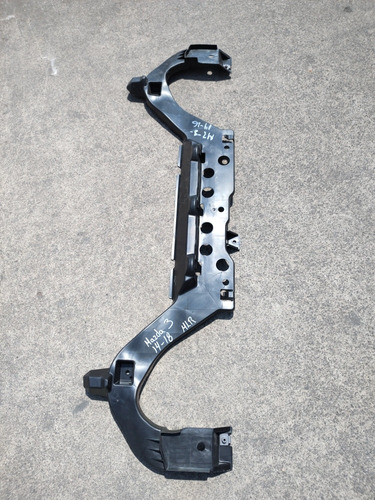 Soporte Inferior Radiador Mazda 3 2014-2016 Usado Original 