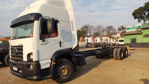 VW 24-280 2013 6X2 NO CHASSI  CABINE LEITO