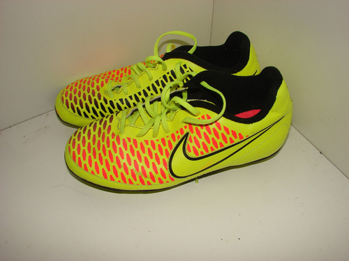 Botines Nike Magista Césped Talle 33