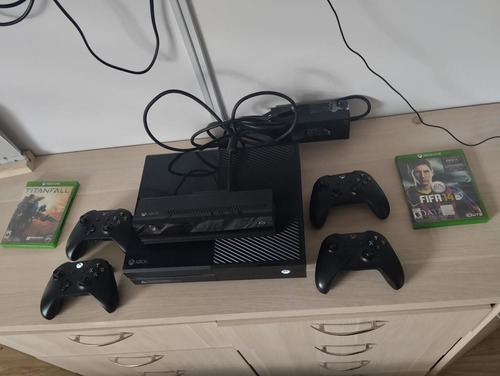 Xbox One + 5 Juegos Originales + 3 Controles + Kinect