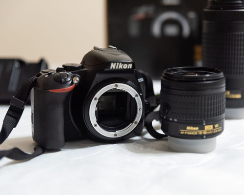 Cámara Nikon D3500 + Lente Nikon 18-55 + 2 Baterías Nikon