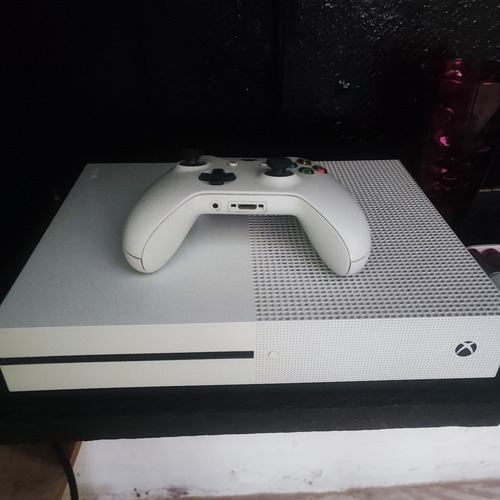 Vendo Xbox One Con Control Por El Precio De $3,500 Con