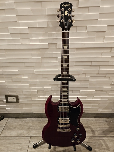 Guitarra EpiPhone Sg G400 Standard. Marshall Fender Laney 