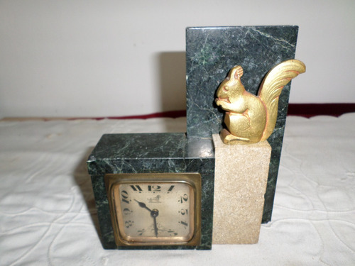 Antiguo Reloj De Mesa Francés Art Deco Sgdg Lion Funcionando
