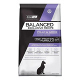 Alimento Vitalcan Balanced Exclusive Recipe High Protein Para Gato Adulto Sabor Pollo Y Arroz En Bolsa De 7.5 kg