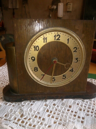 Reloj Antiguo De Madera Eléctrico
